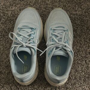 New Balance 680 Women's Sky Blue Running Shoes